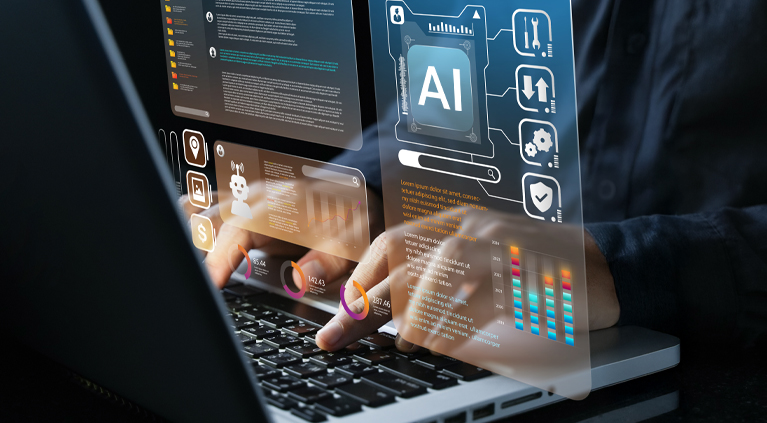 Bild in dem eine Hand ein virtuelles Schild mit dem Text AI hält, während man im Hintergrund Code sieht